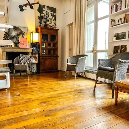 08 Grand Loft Near Notre Dame *
