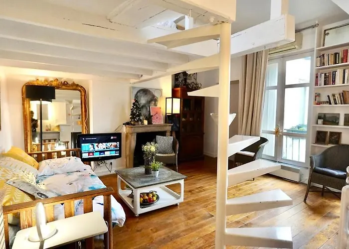 08 Grand Loft Near Notre Dame